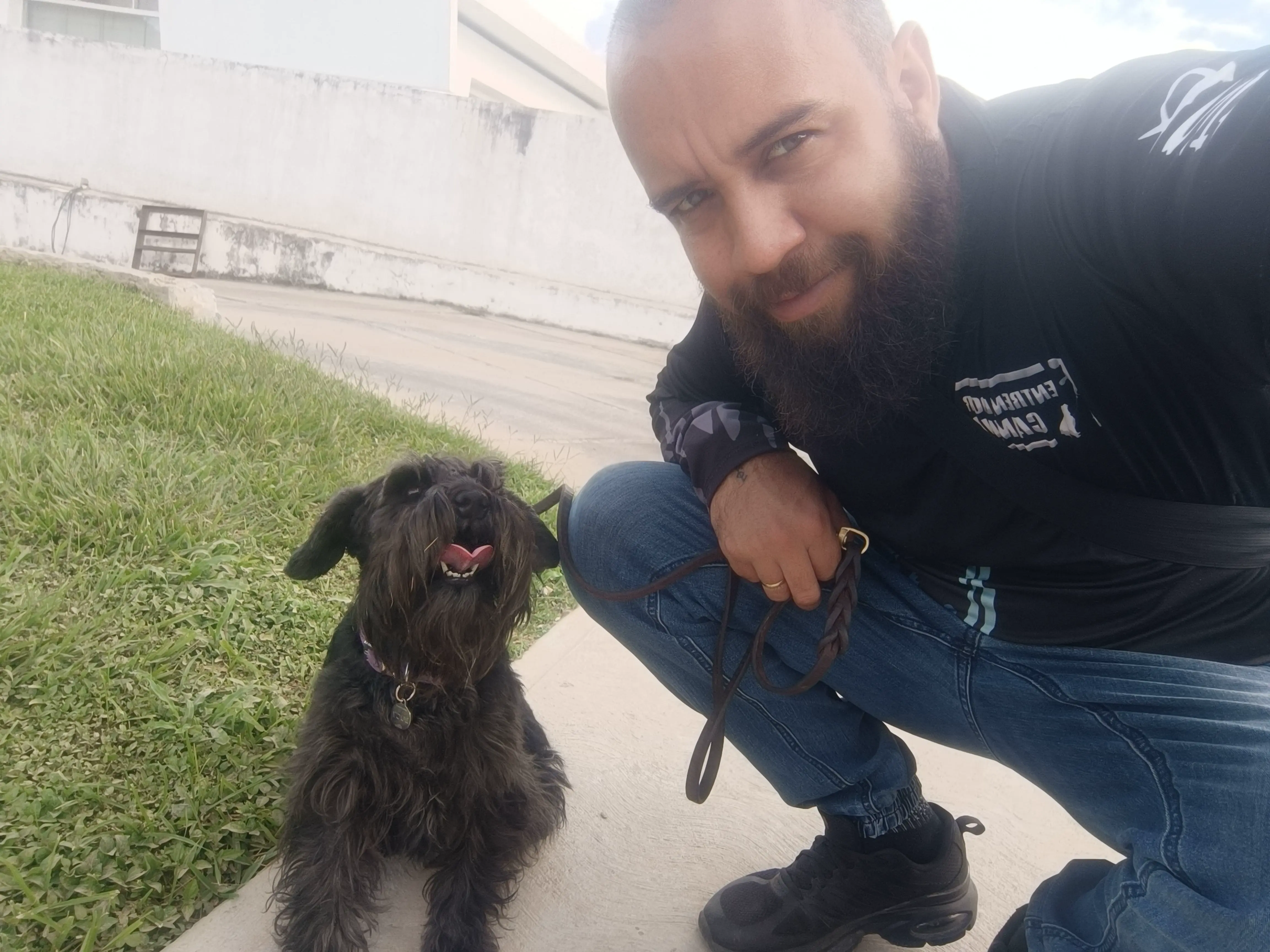 Entrenamiento de perros con problemas de ladridos en Altos Mirandinos